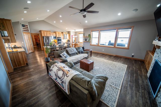 5892 Cambridge Hill Rd SE, Rochester, MN 55904