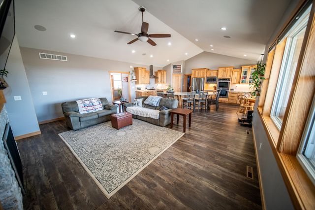 5892 Cambridge Hill Rd SE, Rochester, MN 55904