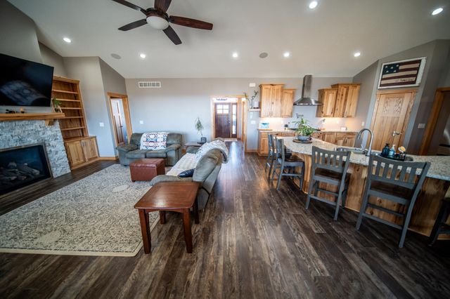 5892 Cambridge Hill Rd SE, Rochester, MN 55904