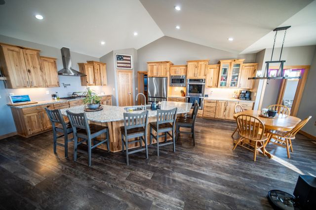 5892 Cambridge Hill Rd SE, Rochester, MN 55904