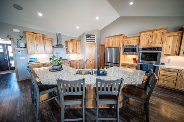 5892 Cambridge Hill Rd SE, Rochester, MN 55904