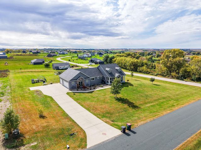 5892 Cambridge Hill Rd SE, Rochester, MN 55904