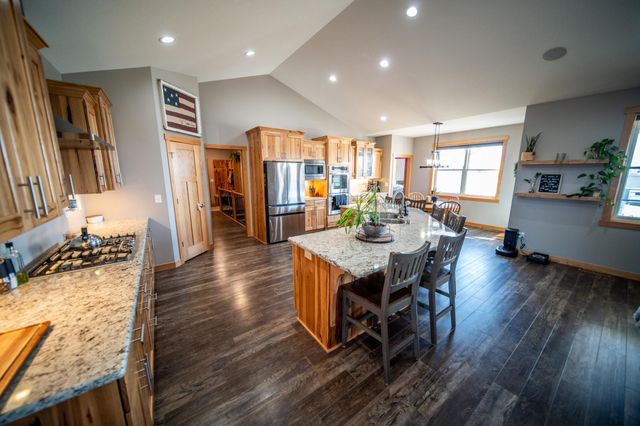 5892 Cambridge Hill Rd SE, Rochester, MN 55904