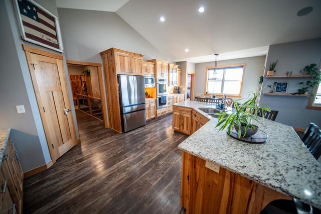 5892 Cambridge Hill Rd SE, Rochester, MN 55904