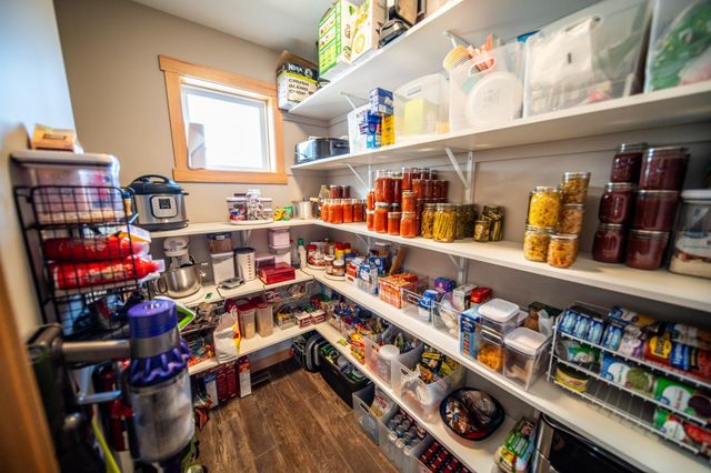 5892 Cambridge Hill Rd SE, Rochester, MN 55904