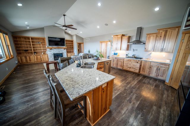 5892 Cambridge Hill Rd SE, Rochester, MN 55904