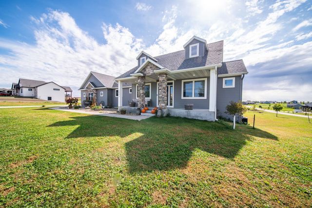 5892 Cambridge Hill Rd SE, Rochester, MN 55904