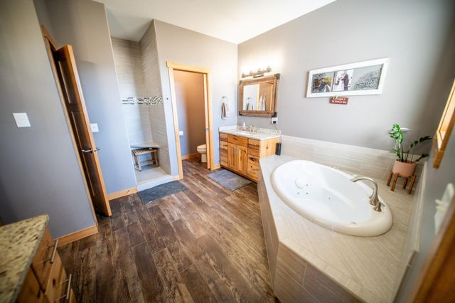 5892 Cambridge Hill Rd SE, Rochester, MN 55904