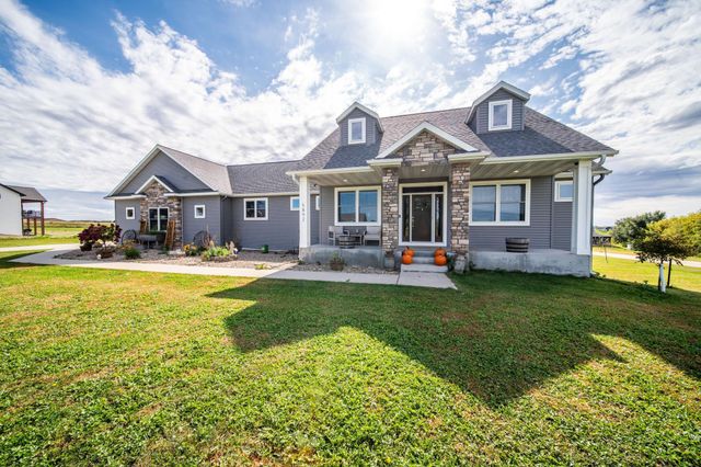 5892 Cambridge Hill Rd SE, Rochester, MN 55904