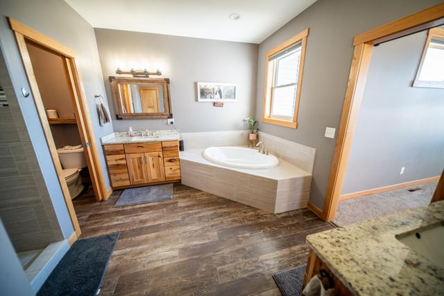 5892 Cambridge Hill Rd SE, Rochester, MN 55904