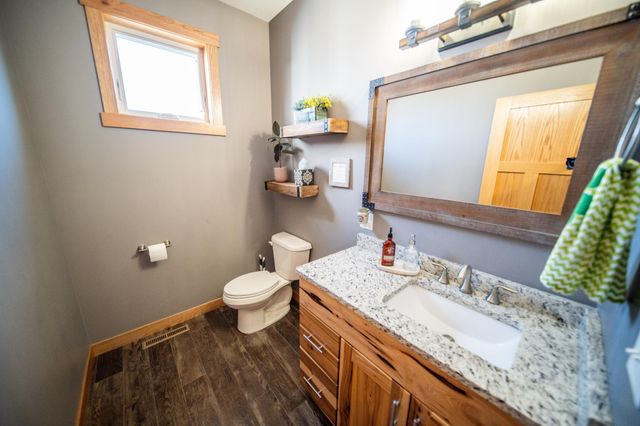 5892 Cambridge Hill Rd SE, Rochester, MN 55904