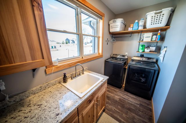 5892 Cambridge Hill Rd SE, Rochester, MN 55904