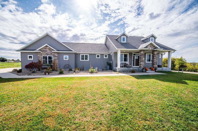 5892 Cambridge Hill Rd SE, Rochester, MN 55904