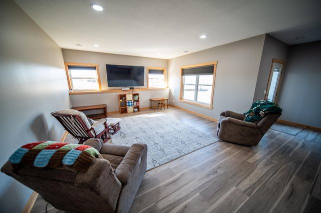 5892 Cambridge Hill Rd SE, Rochester, MN 55904