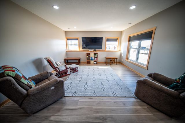 5892 Cambridge Hill Rd SE, Rochester, MN 55904