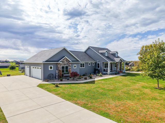 5892 Cambridge Hill Rd SE, Rochester, MN 55904