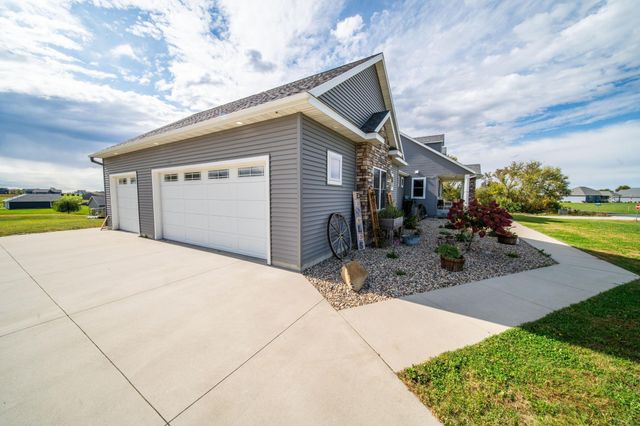 5892 Cambridge Hill Rd SE, Rochester, MN 55904