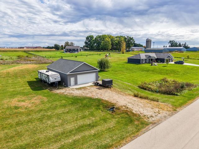 5892 Cambridge Hill Rd SE, Rochester, MN 55904