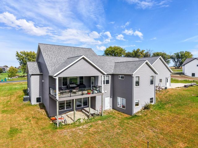 5892 Cambridge Hill Rd SE, Rochester, MN 55904