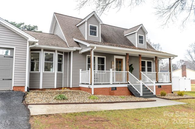 1827 Kincaid Court, Hickory, NC 28602