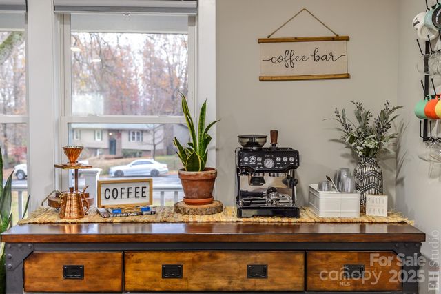 1827 Kincaid Court, Hickory, NC 28602