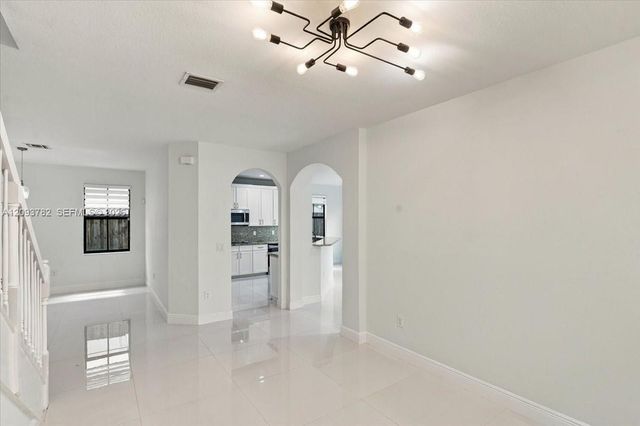 8770 NW 99th Path 0, Doral, FL 33178