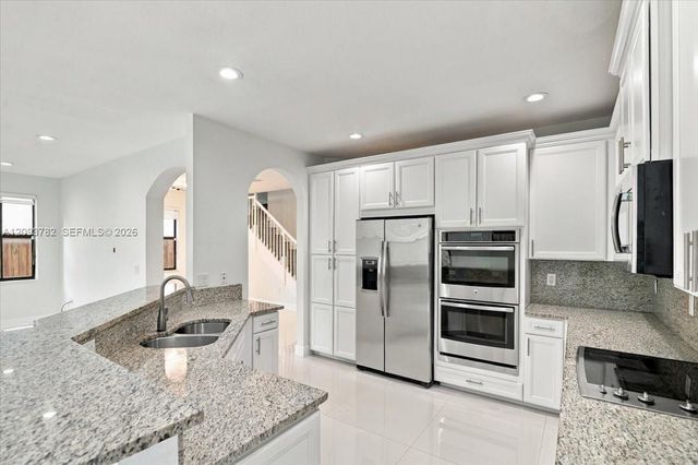 8770 NW 99th Path 0, Doral, FL 33178