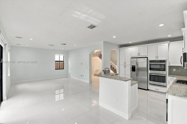8770 NW 99th Path 0, Doral, FL 33178