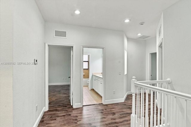 8770 NW 99th Path 0, Doral, FL 33178