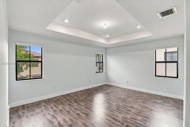 8770 NW 99th Path 0, Doral, FL 33178