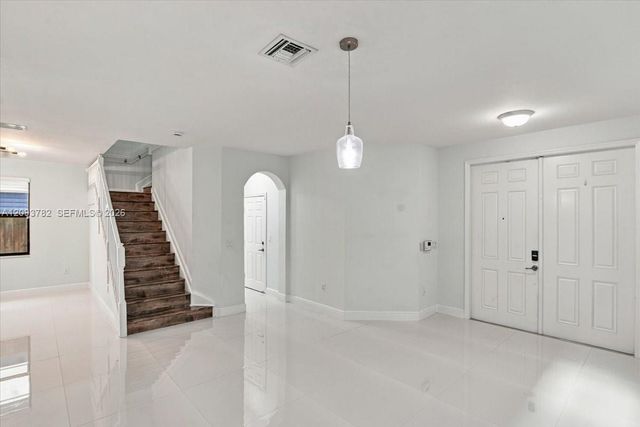 8770 NW 99th Path 0, Doral, FL 33178