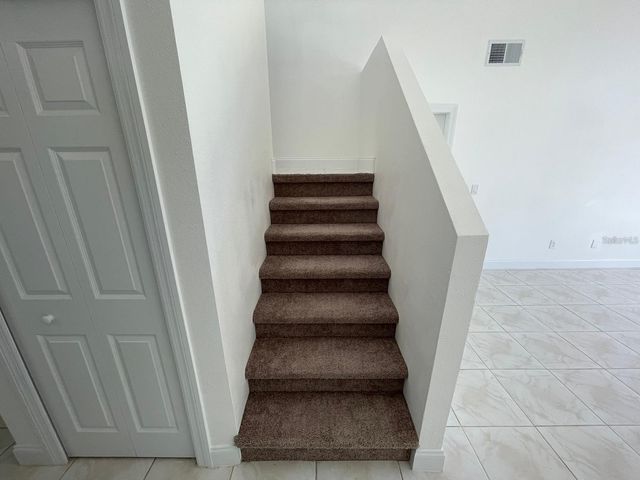 198 N LAKE COURT, Kissimmee, FL 34743