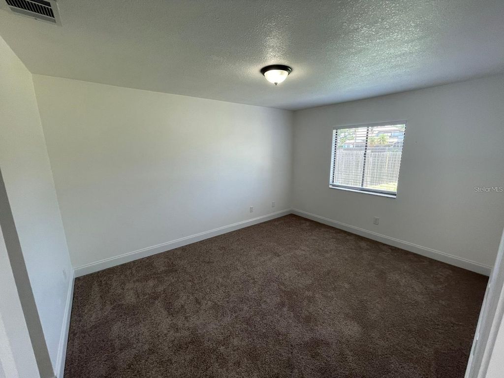 Image 13 of property listing at 198 N LAKE COURT, Kissimmee, FL 34743