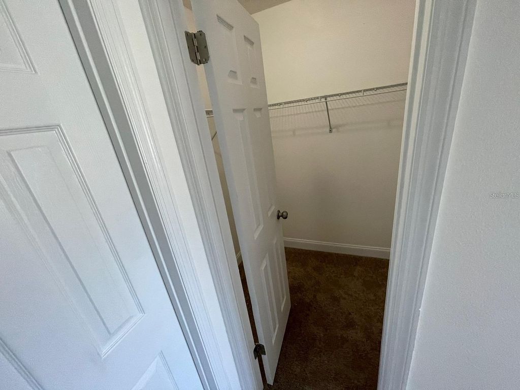 Image 16 of property listing at 198 N LAKE COURT, Kissimmee, FL 34743