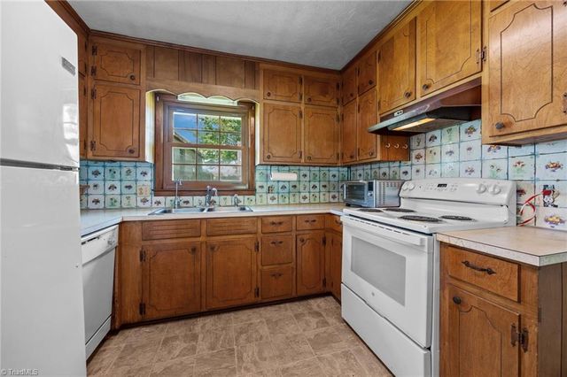 6821 NC Highway 65, Summerfield, NC 27358