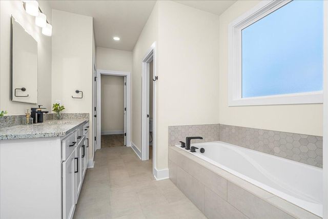 124 Maple Lawn Circle, Nicholasville, KY 40356