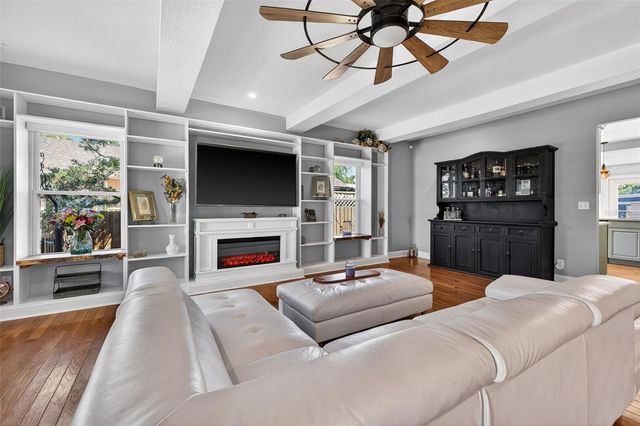 2005 JACKSON STREET N, St Petersburg, FL 33704