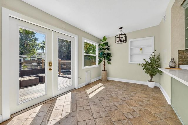 2005 JACKSON STREET N, St Petersburg, FL 33704