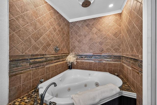 2005 JACKSON STREET N, St Petersburg, FL 33704