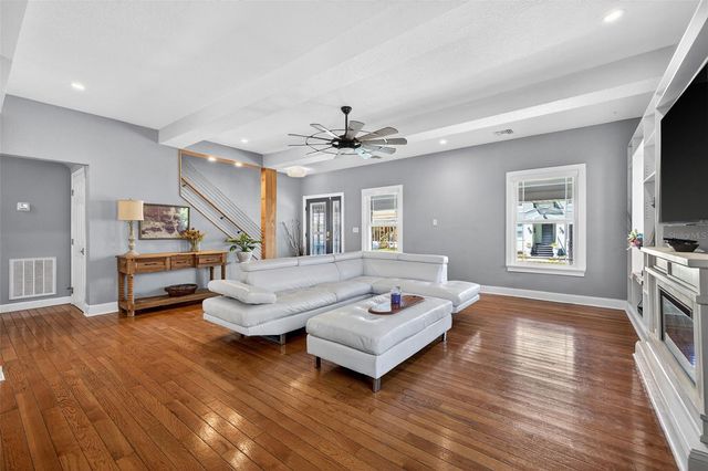 2005 JACKSON STREET N, St Petersburg, FL 33704