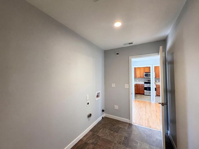 6015 12th Ave, Sacramento, CA 95820