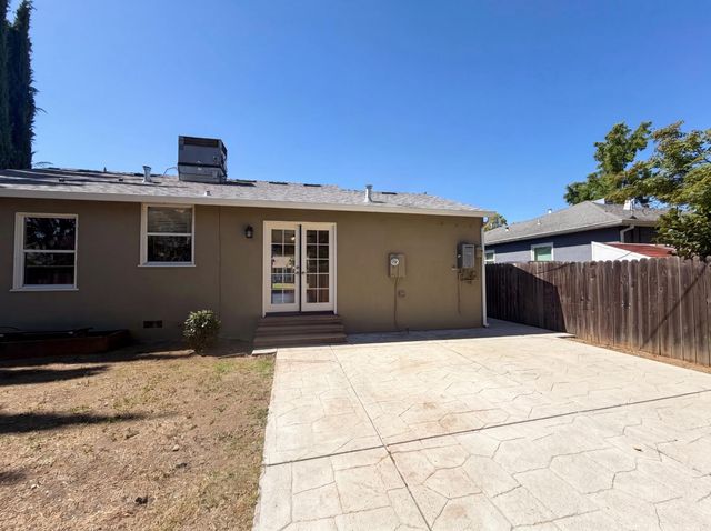 6015 12th Ave, Sacramento, CA 95820