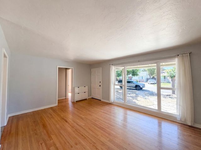 6015 12th Ave, Sacramento, CA 95820