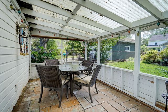 33 Catalpa Road, Irondequoit, NY 14617