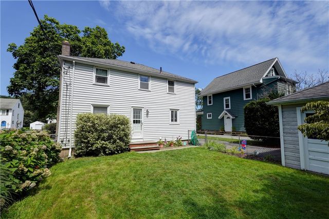 33 Catalpa Road, Irondequoit, NY 14617
