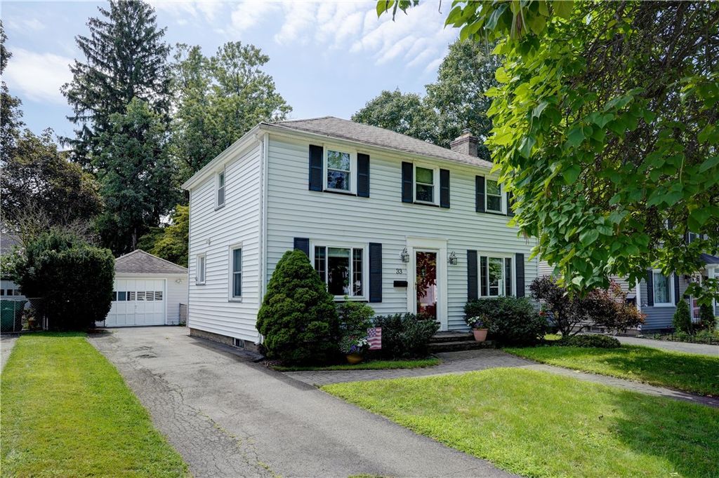 33 Catalpa Road, Irondequoit, NY 14617