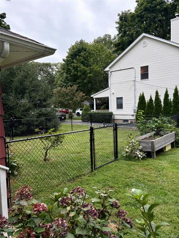 275 4th Street, Saint James, NY 11780