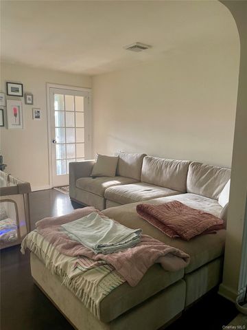 275 4th Street, Saint James, NY 11780