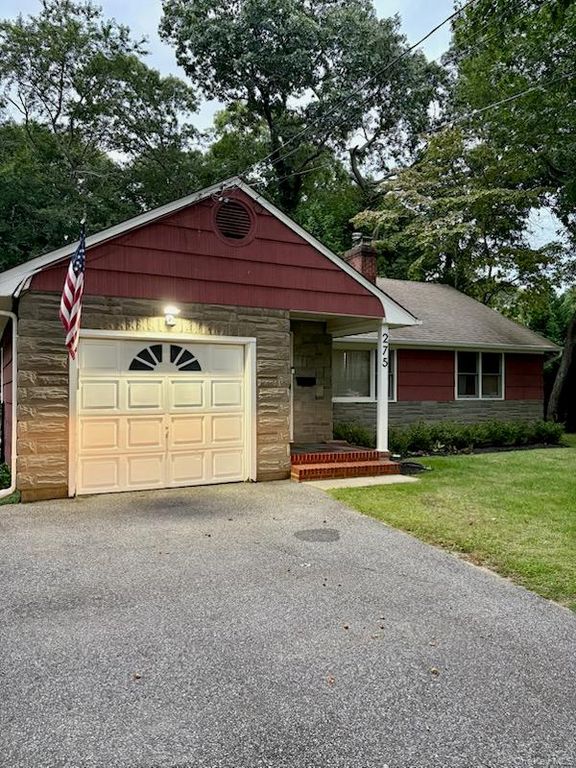 275 4th Street, Saint James, NY 11780