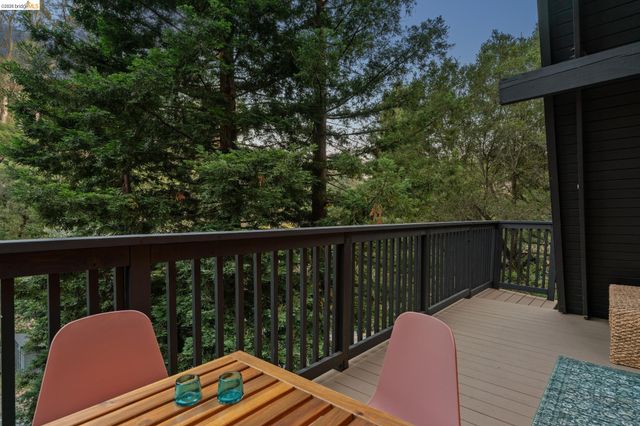 6201 Thornhill Dr, Oakland, CA 94611